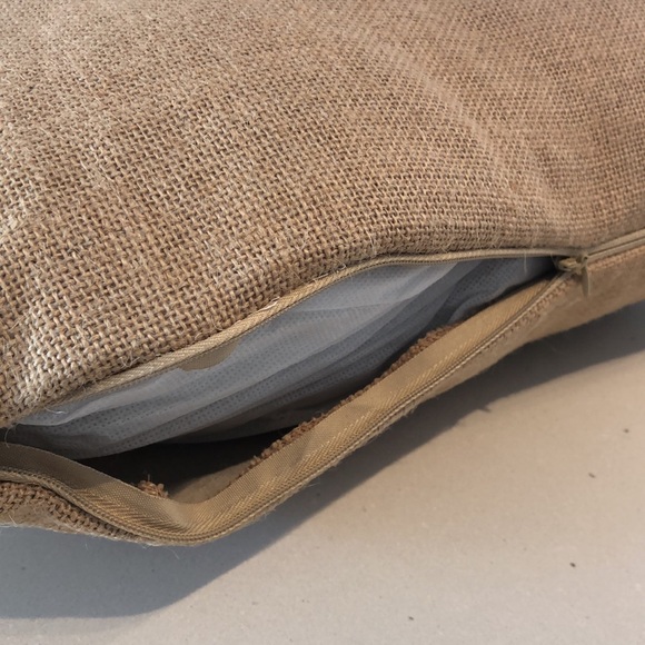 Rustic burlap accent pillow - Picture 9 of 9